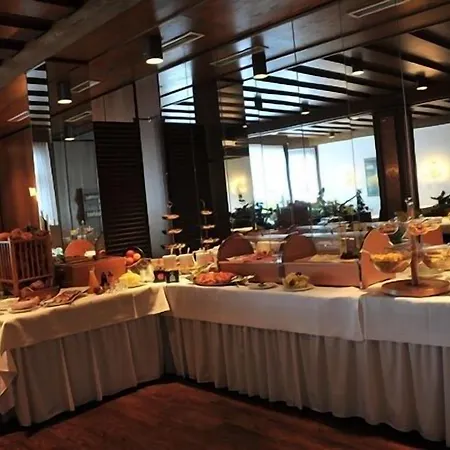 فندق Hotel Central