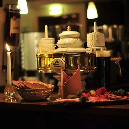 Hotel Central فندق فيلنغن